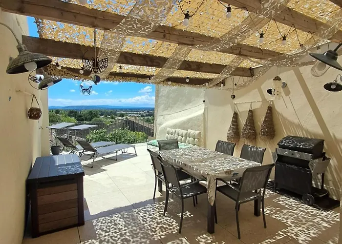 Appartement Climatise Avec Terrasse Et Vue Sur Le Luberon