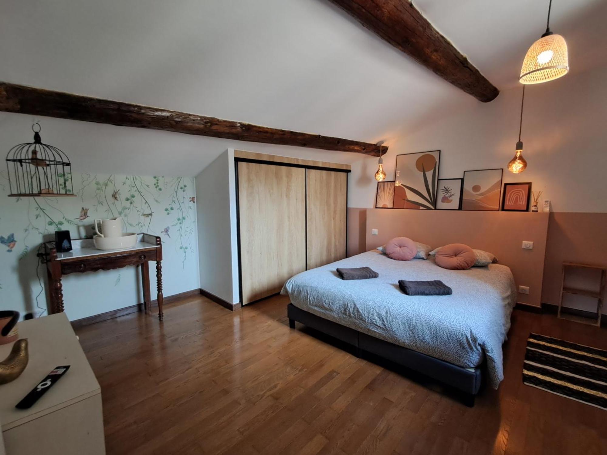 Appartement Climatise Avec Terrasse Et Vue Sur Le Luberon Lagnes